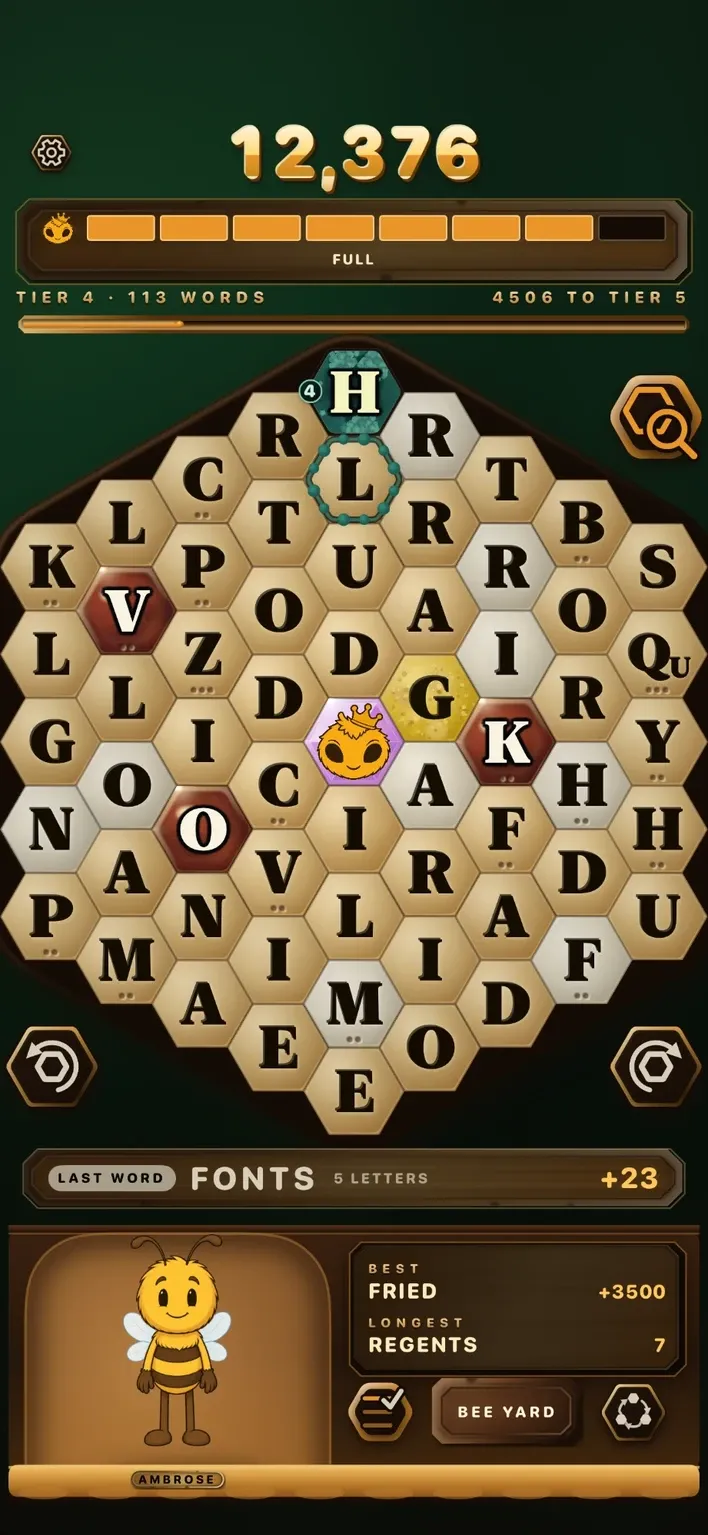A Waggle board with the score at 12,376, the Queen's hunger meter full, and FONTS as the last word, with Ambrose below